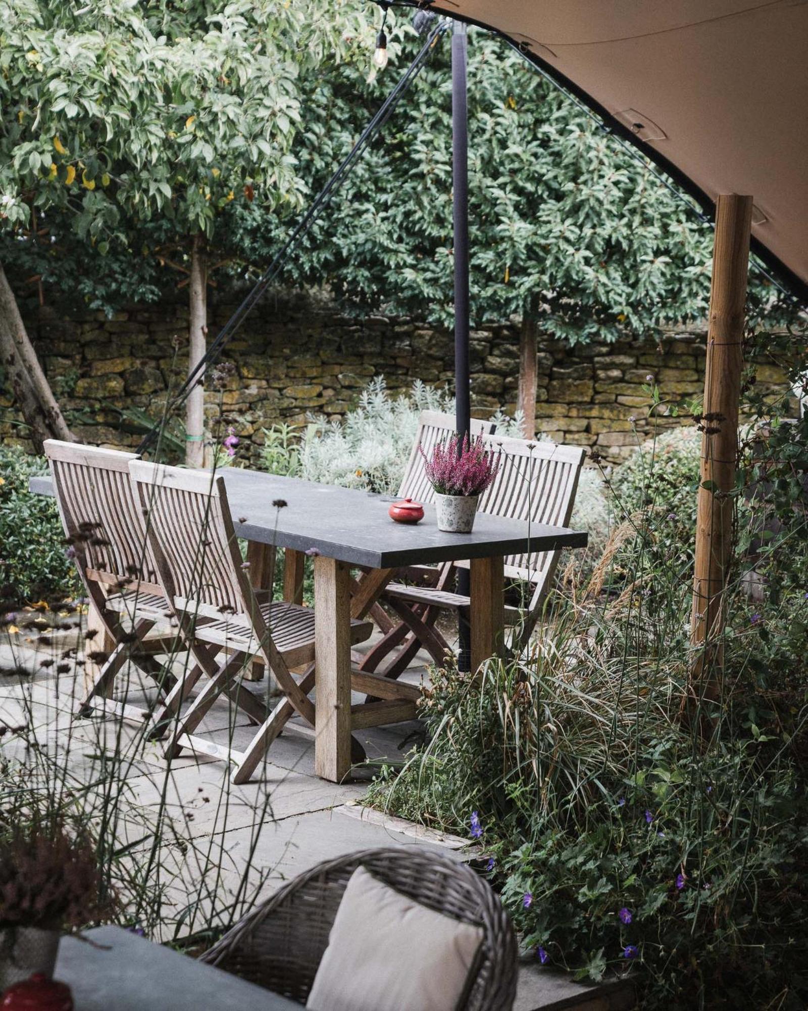 The Swan Inn Shipton under Wychwood Exterior photo